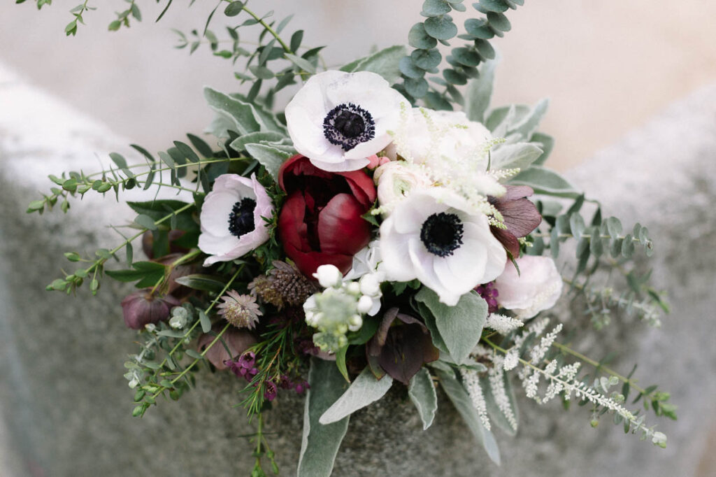 Detailaufnahme vom Blumenstrauss der Braut am Ammersee, Alexandra Kasper - Hochzeitsfotograf Ammersee